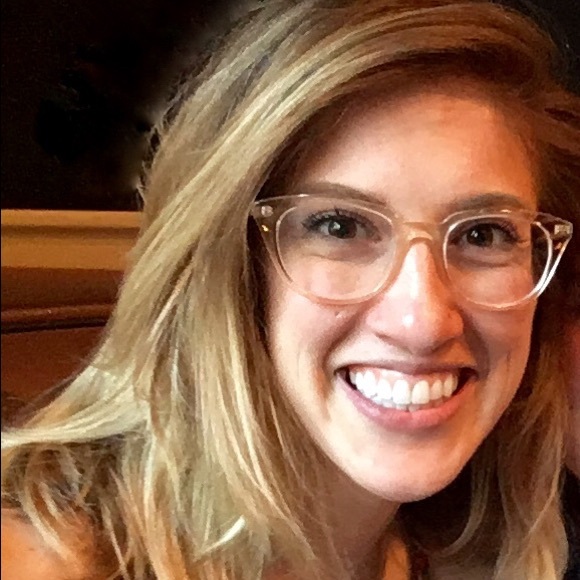 Meet your Posher, Adrienne - Picture 5 of 5